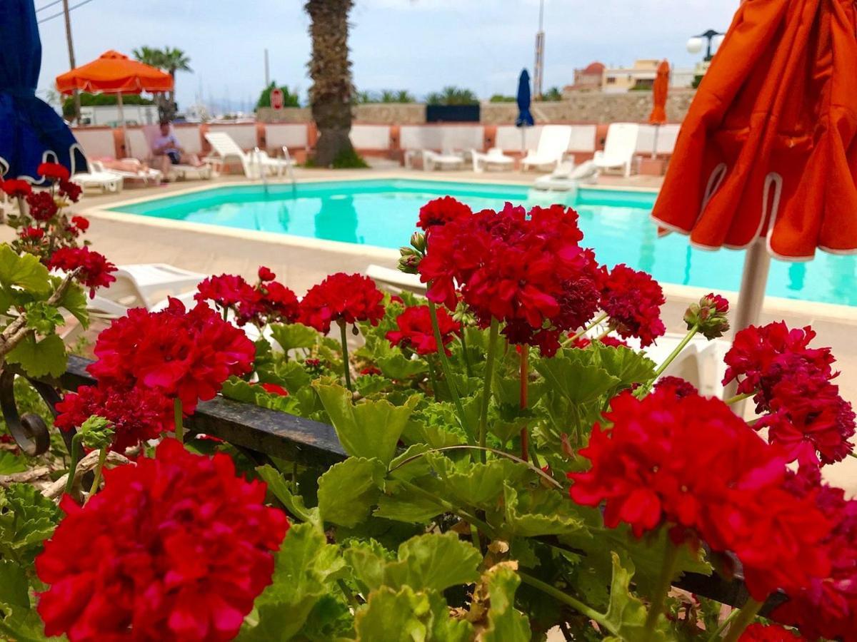 Miranta Hotel - Apartments & Studios Aegina 외부 사진